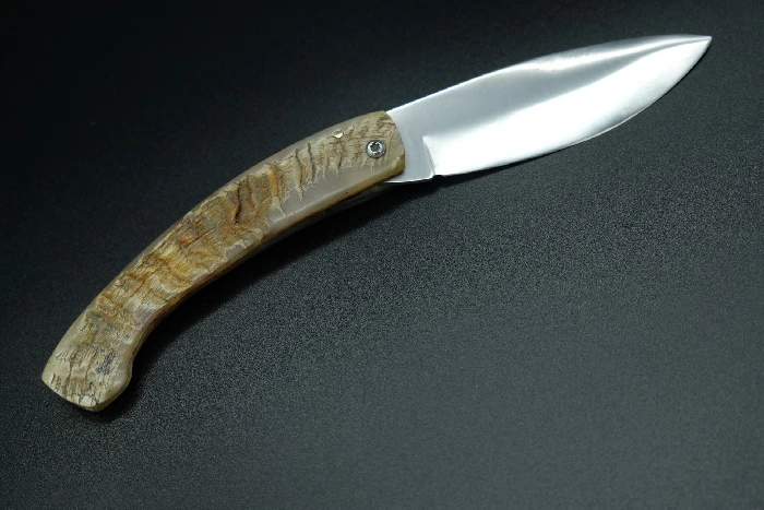 Coltello chiudibile artigianale di Gioele Terlizzi